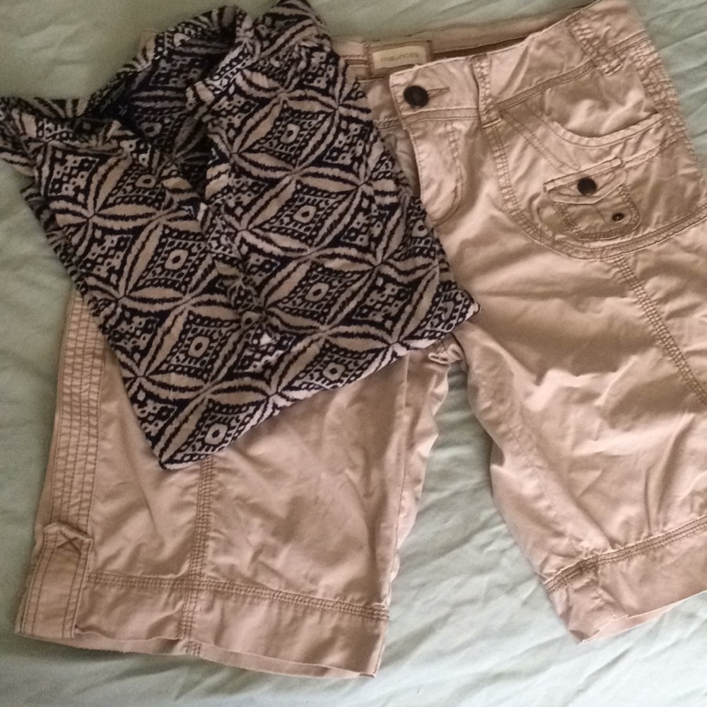 Outfit- Maurice’s Shorts (9/10) and Lucky Top (L)